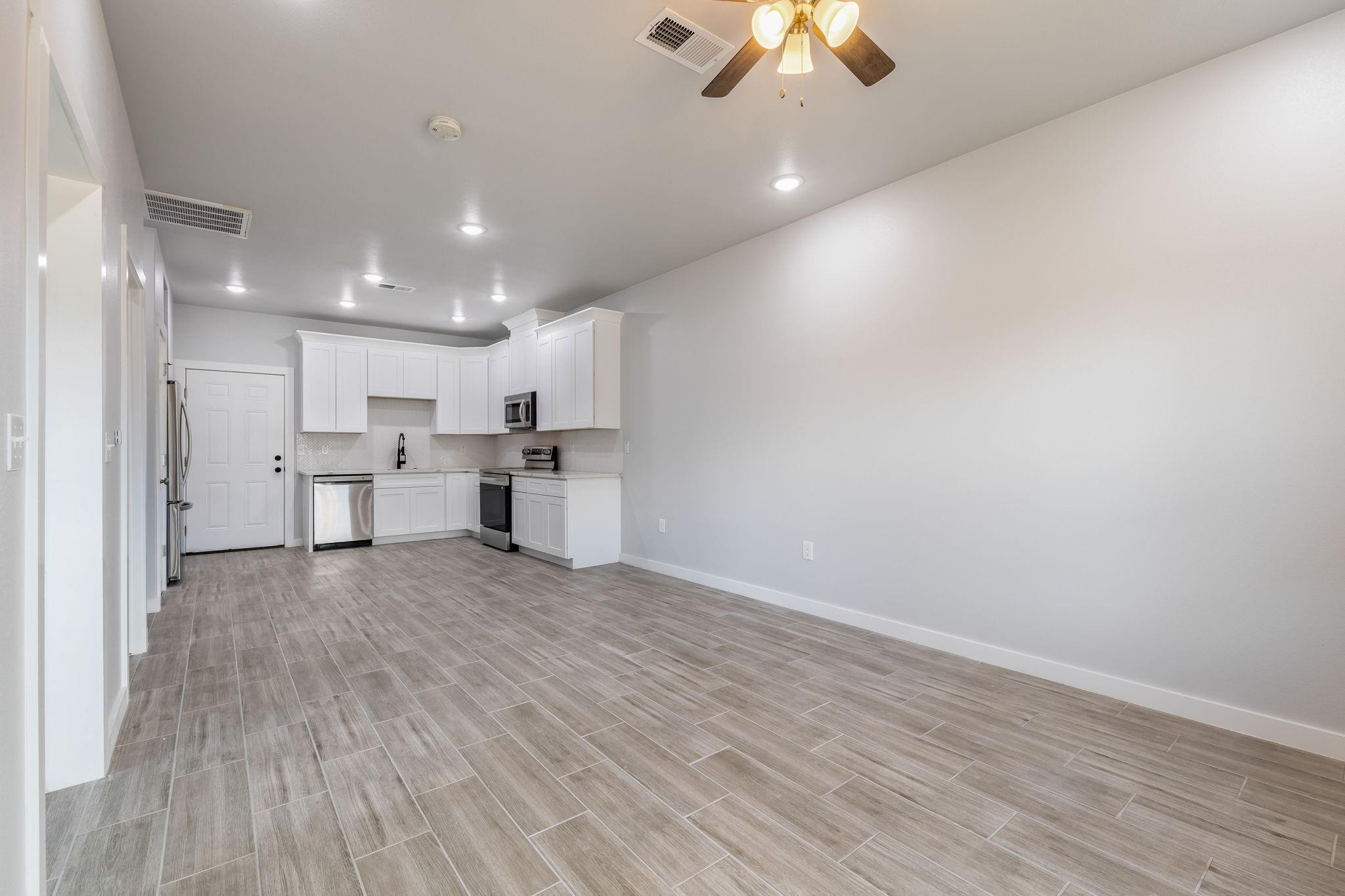 600 Kimbro #B St, Taylor, TX 76574