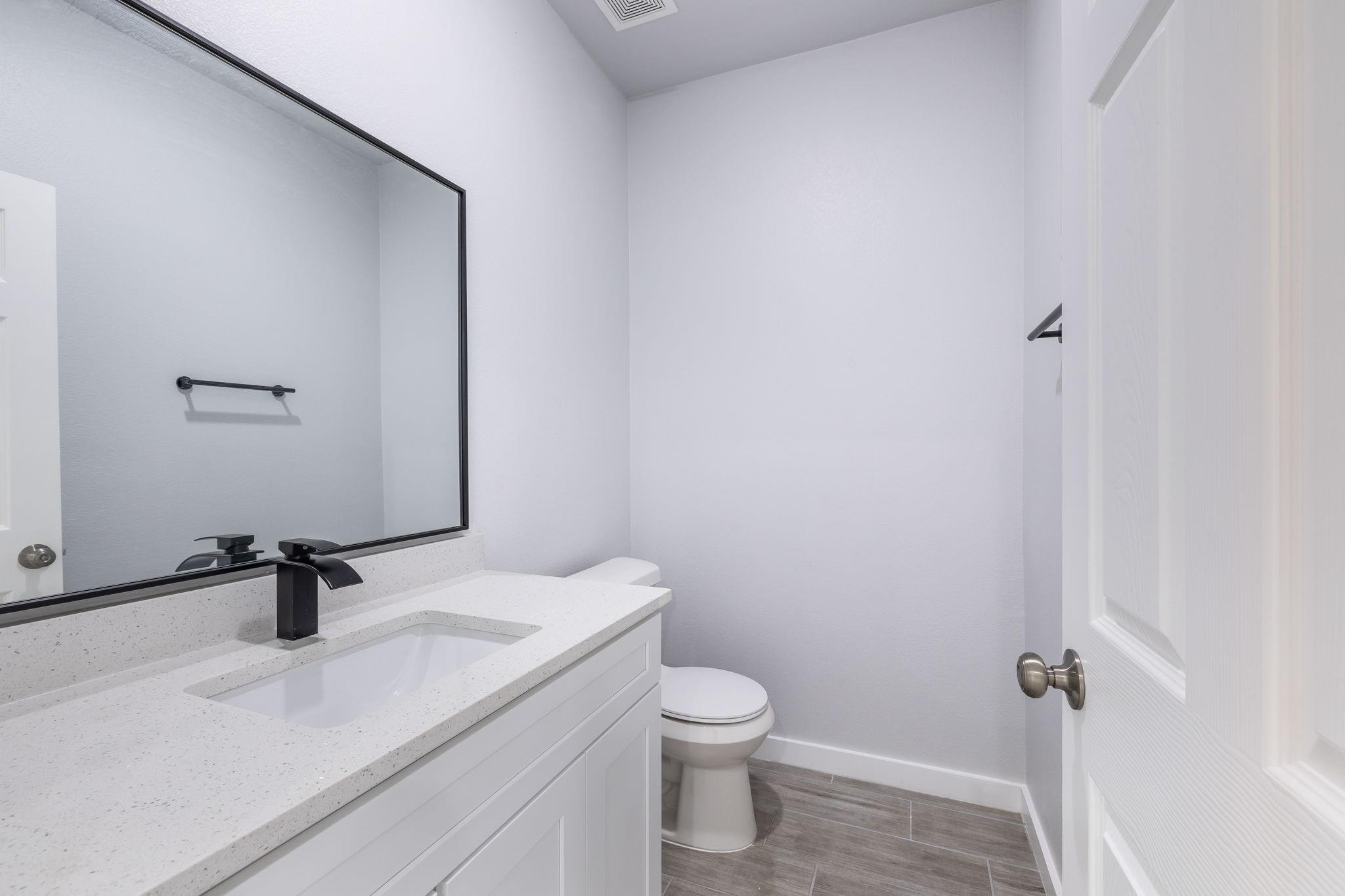 600 Kimbro #B St, Taylor, TX 76574