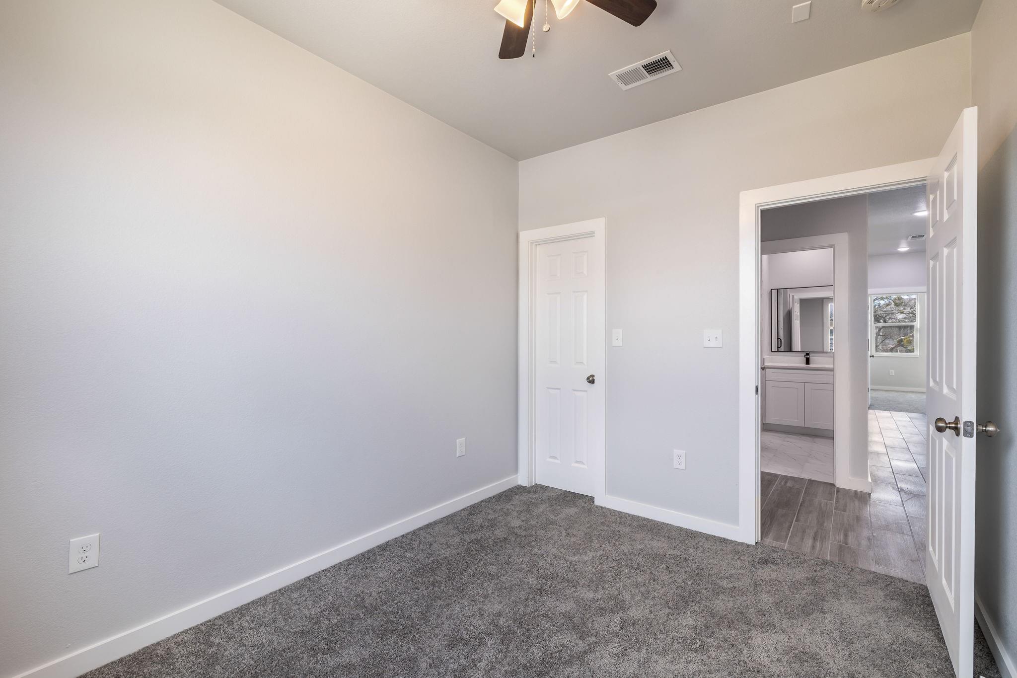 600 Kimbro #B St, Taylor, TX 76574