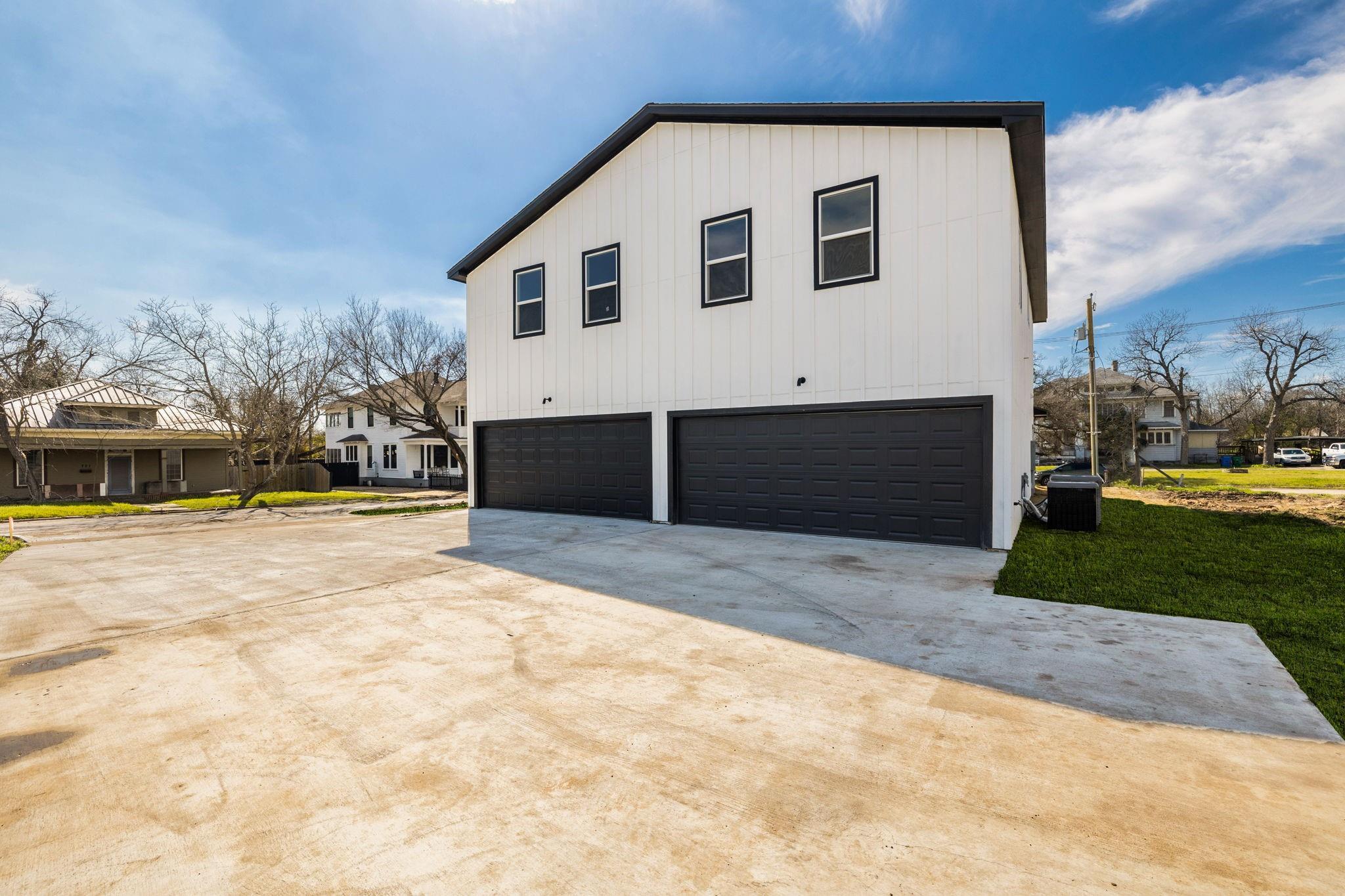 600 Kimbro #B St, Taylor, TX 76574