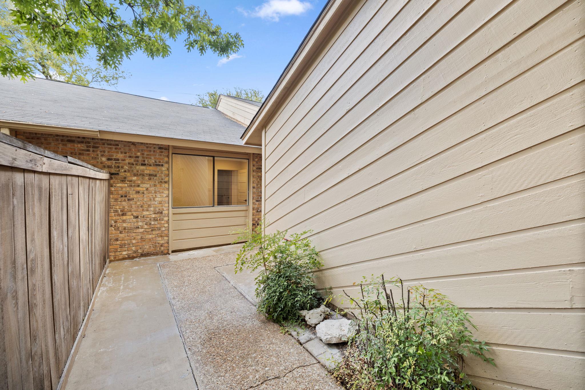 7211 Lakewood Dr # C111, Austin, TX 78750