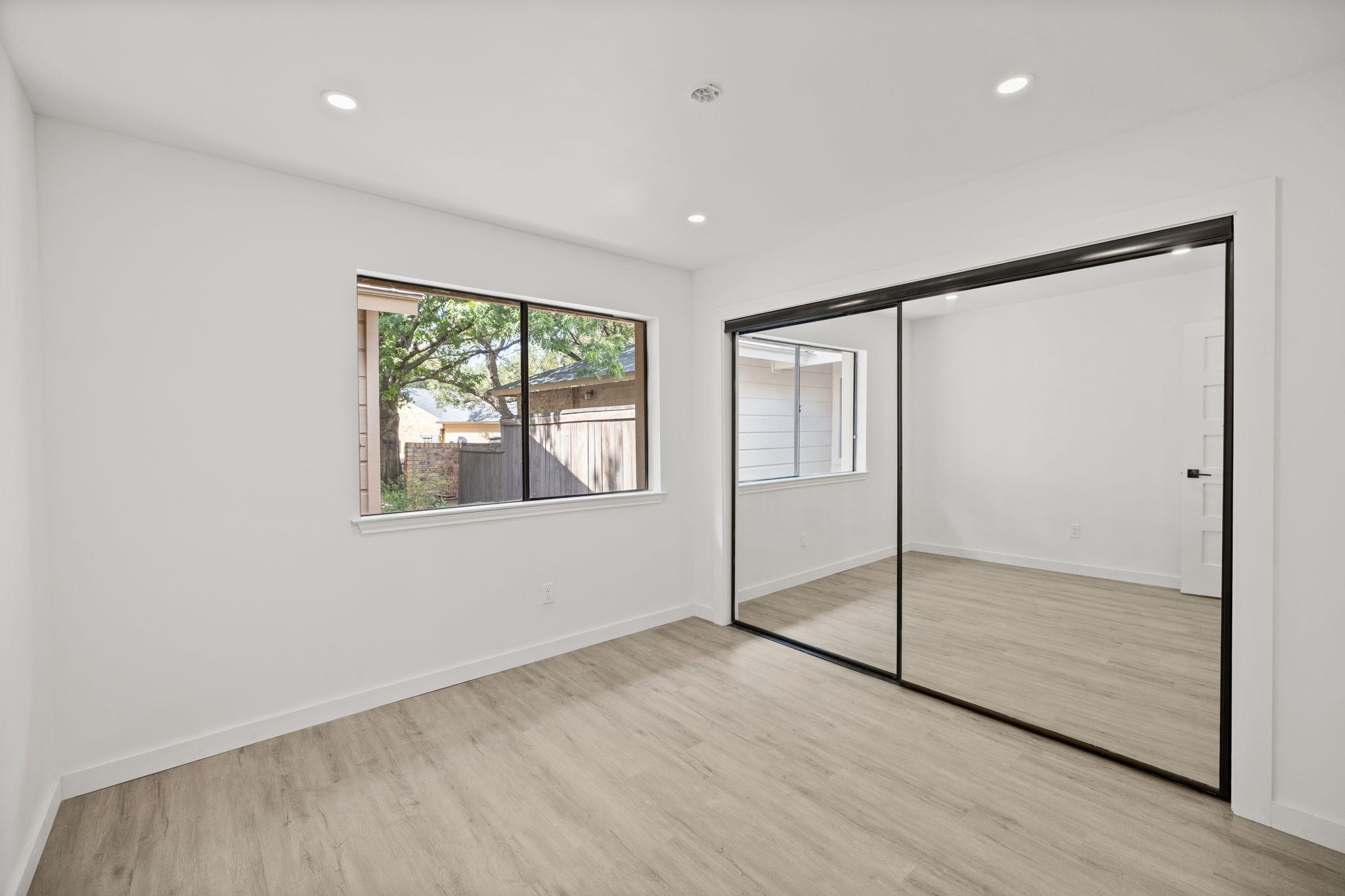 7211 Lakewood Dr # C111, Austin, TX 78750