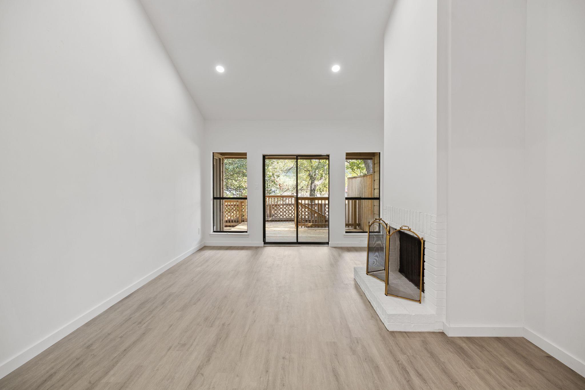 7211 Lakewood Dr # C111, Austin, TX 78750