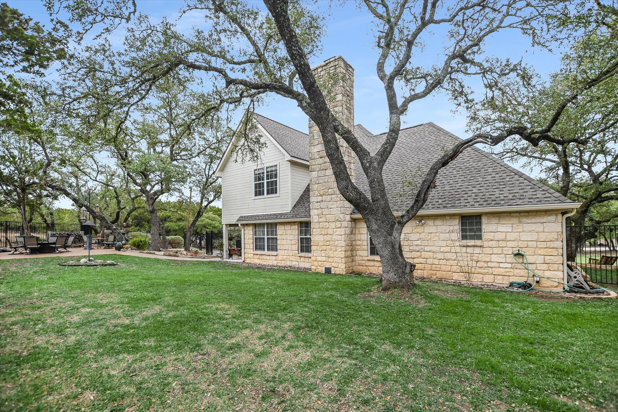 103 Live Oak Dr, Wimberley, TX 78676