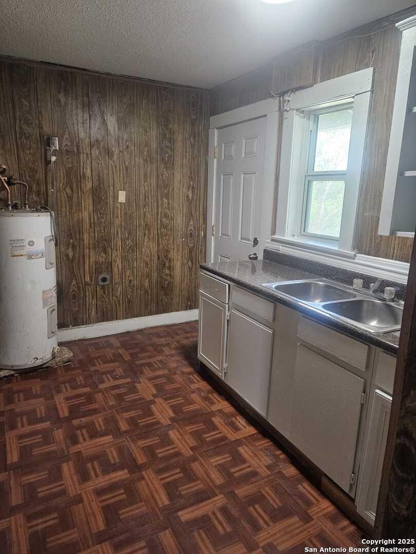 541 Hammond Ave # 4, San Antonio, TX 78210