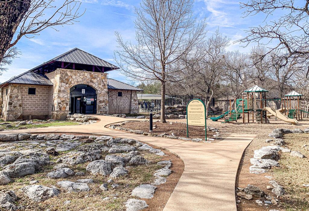 208 Kettleman Ln N, Austin, TX 78717