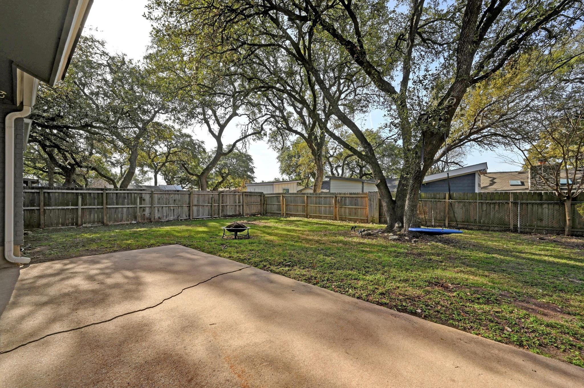 915 Bodark Ln, Austin, TX 78745