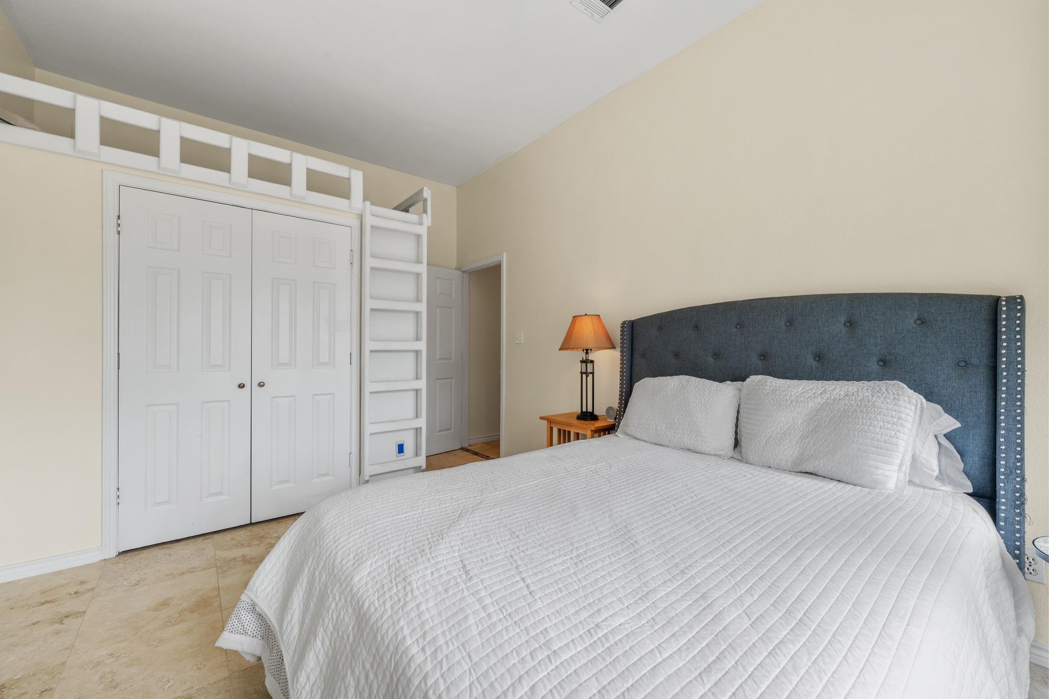 525 Hays Country Acres Rd, Dripping Springs, TX 78620