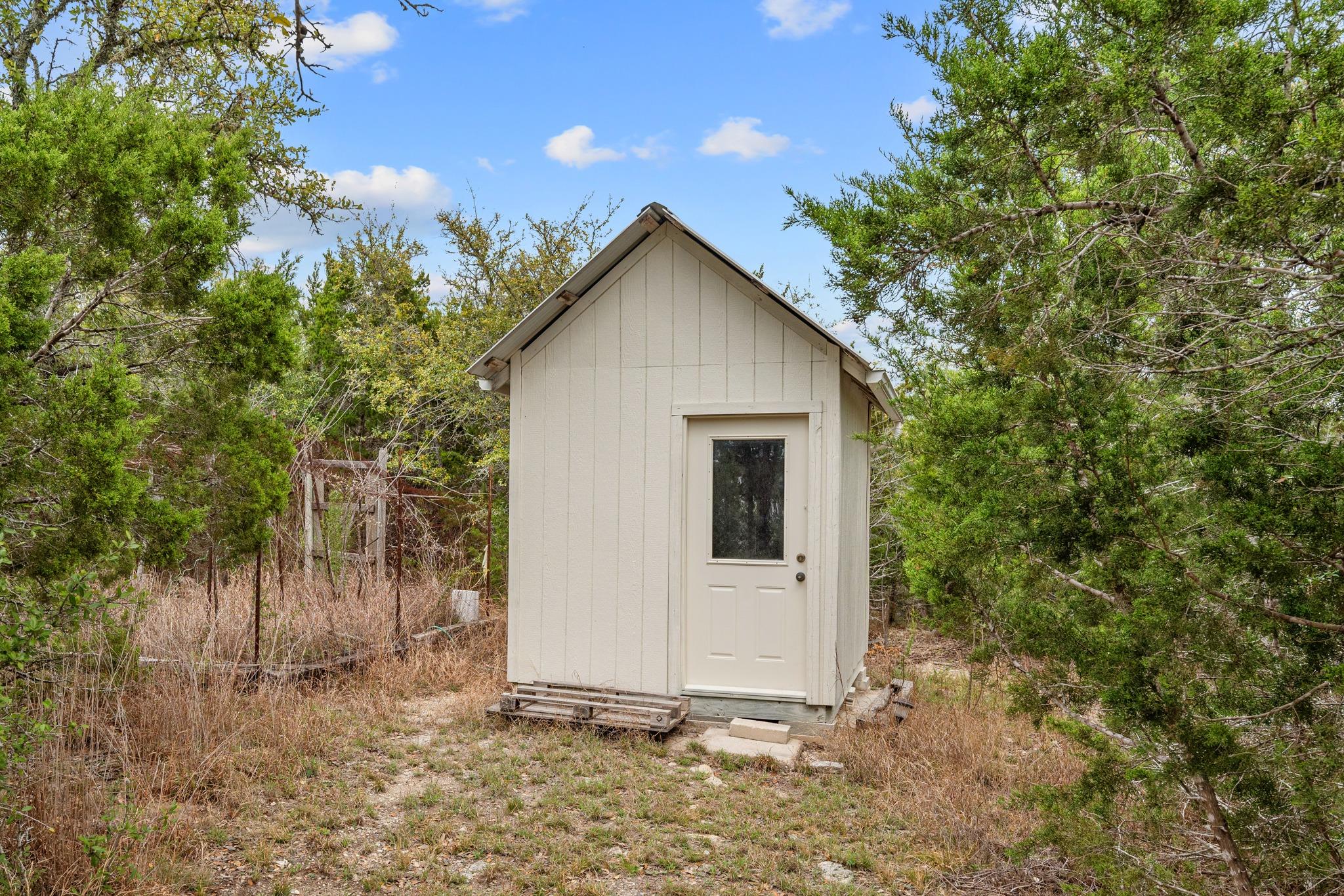 525 Hays Country Acres Rd, Dripping Springs, TX 78620