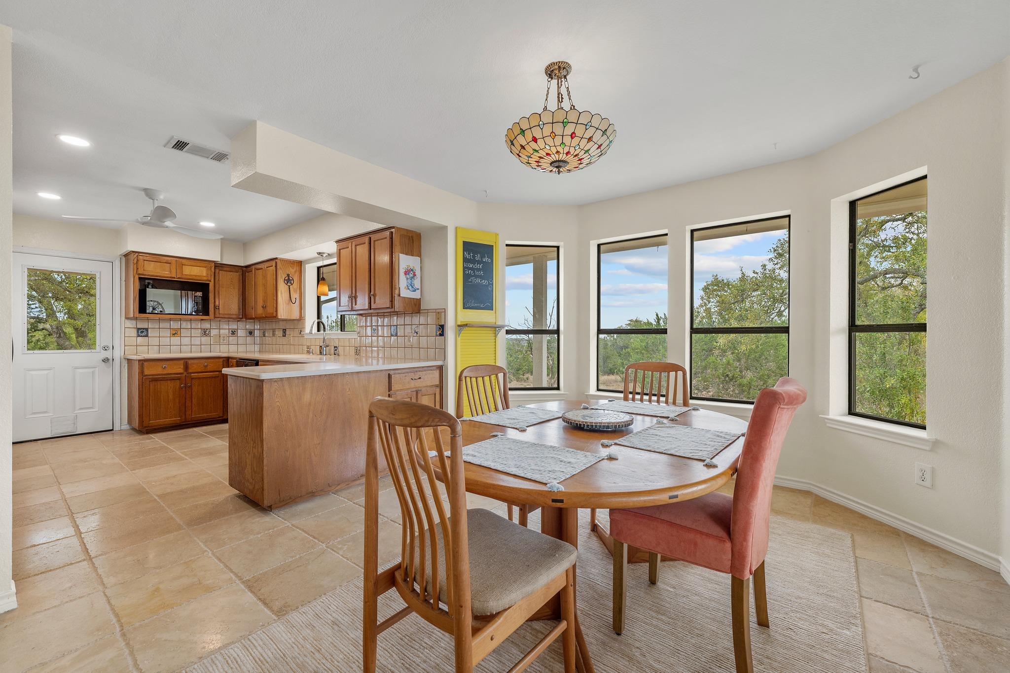 525 Hays Country Acres Rd, Dripping Springs, TX 78620