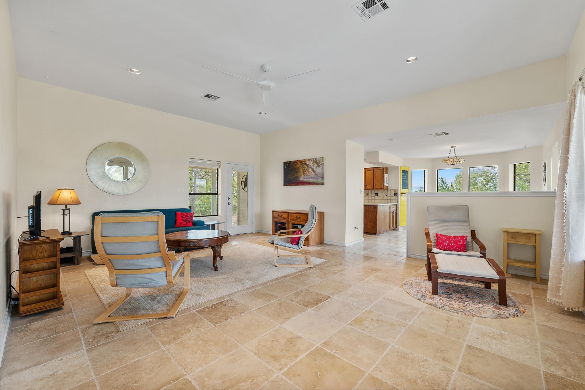 525 Hays Country Acres Rd, Dripping Springs, TX 78620