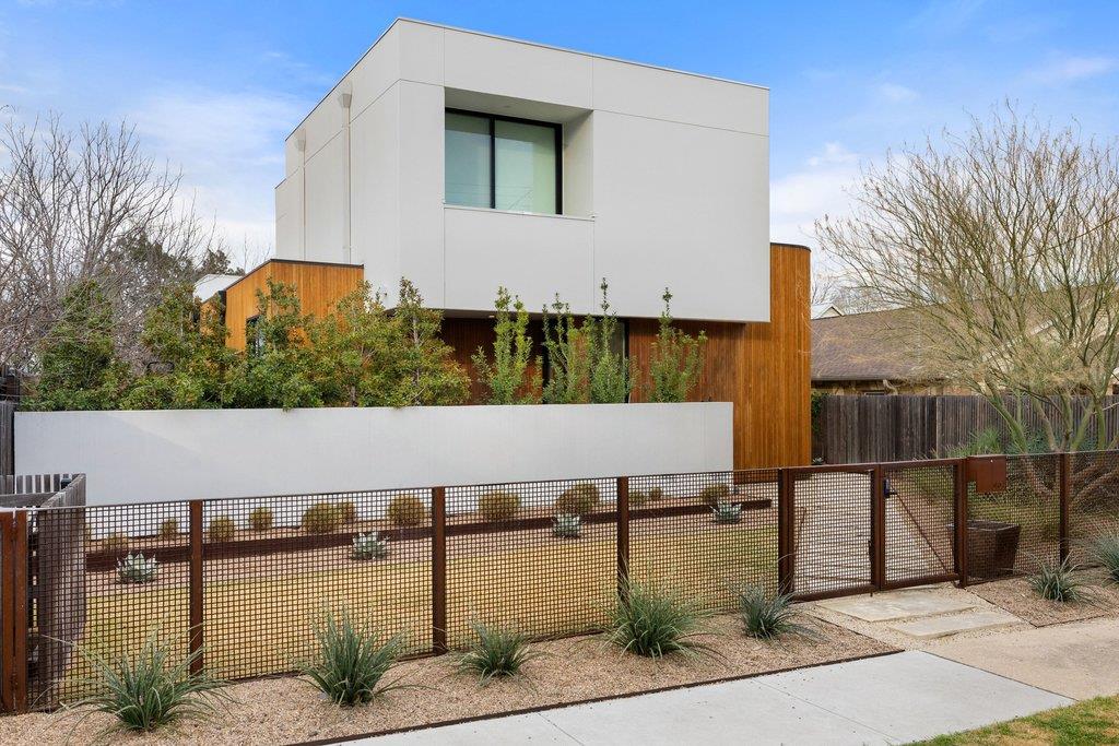 910 W Johanna St, Austin, TX 78704