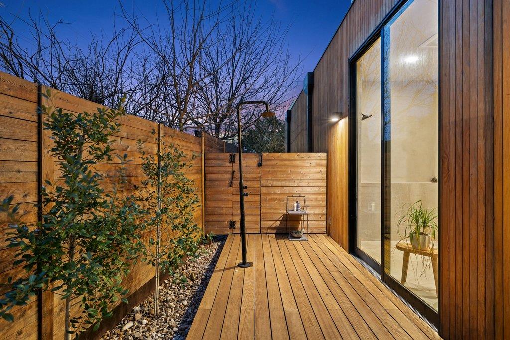 910 W Johanna St, Austin, TX 78704