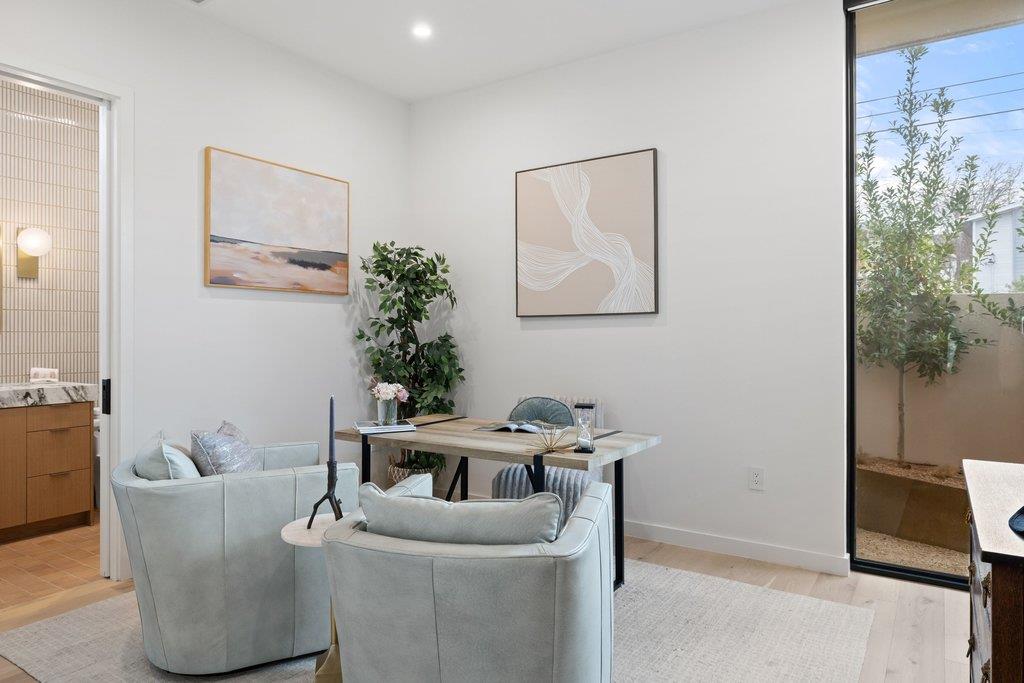 910 W Johanna St, Austin, TX 78704