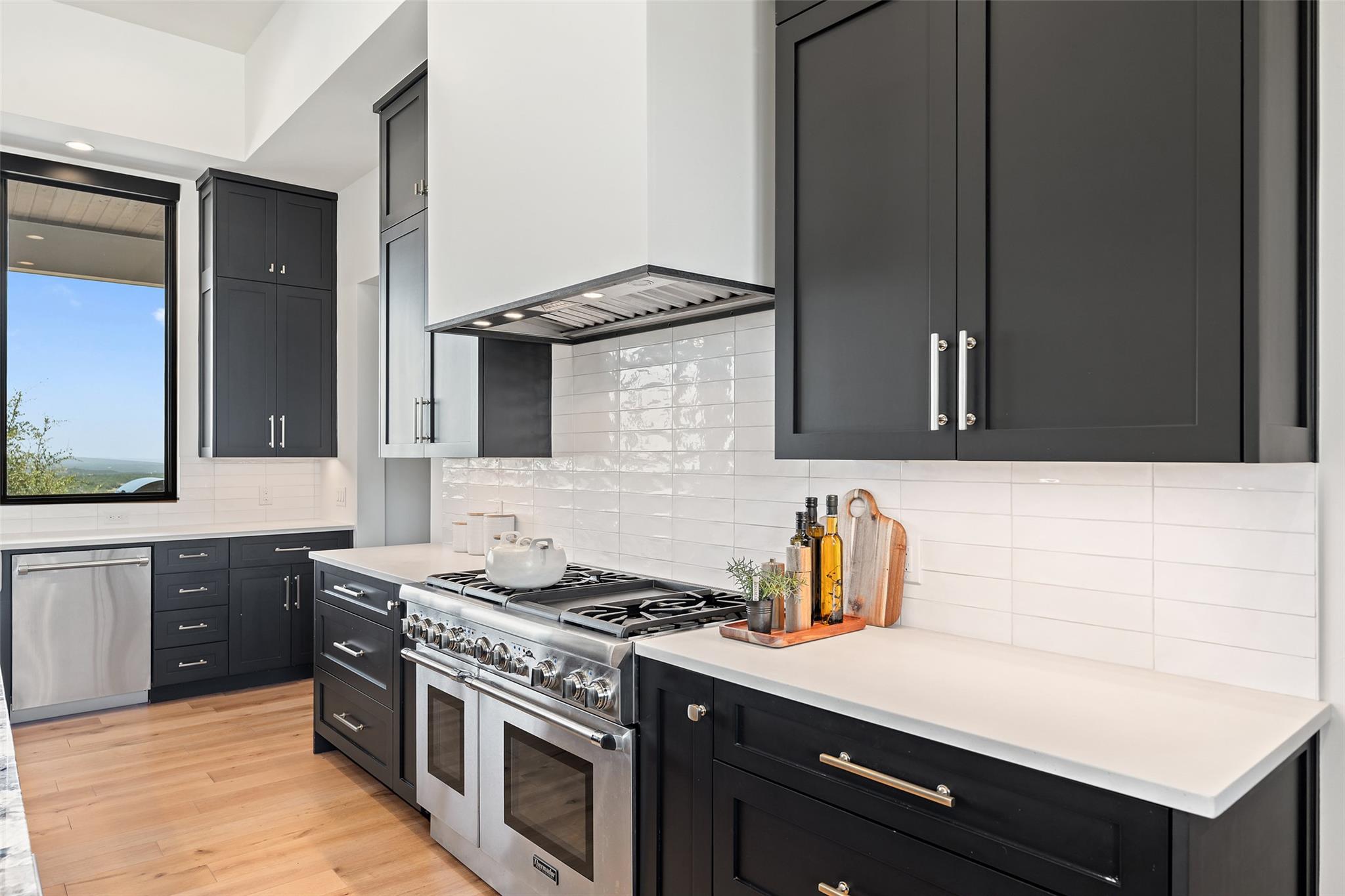 416 Julieanne Cv, Dripping Springs, TX 78620