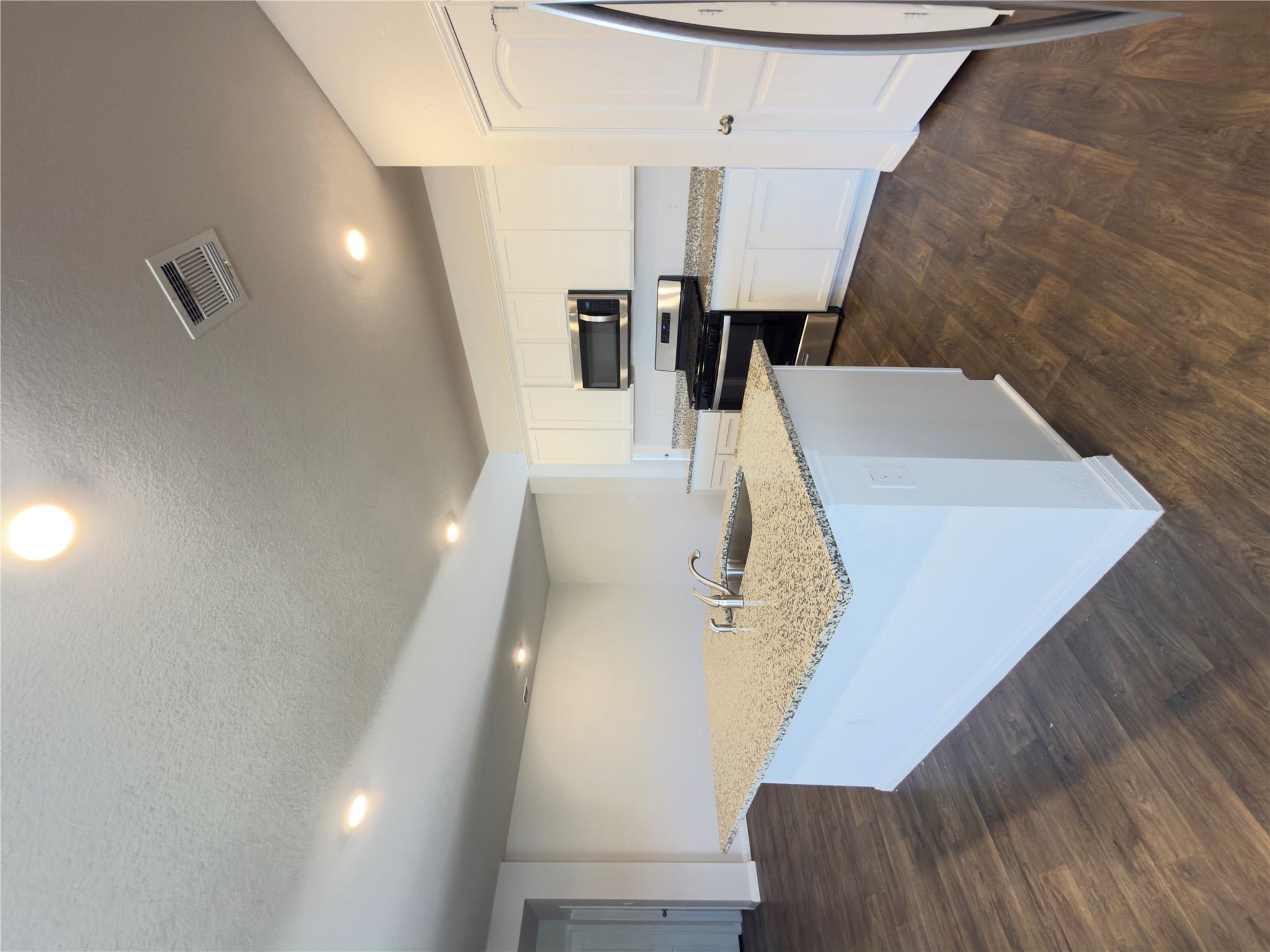 282 Texas Palmetto Cir, Kyle, TX 78640