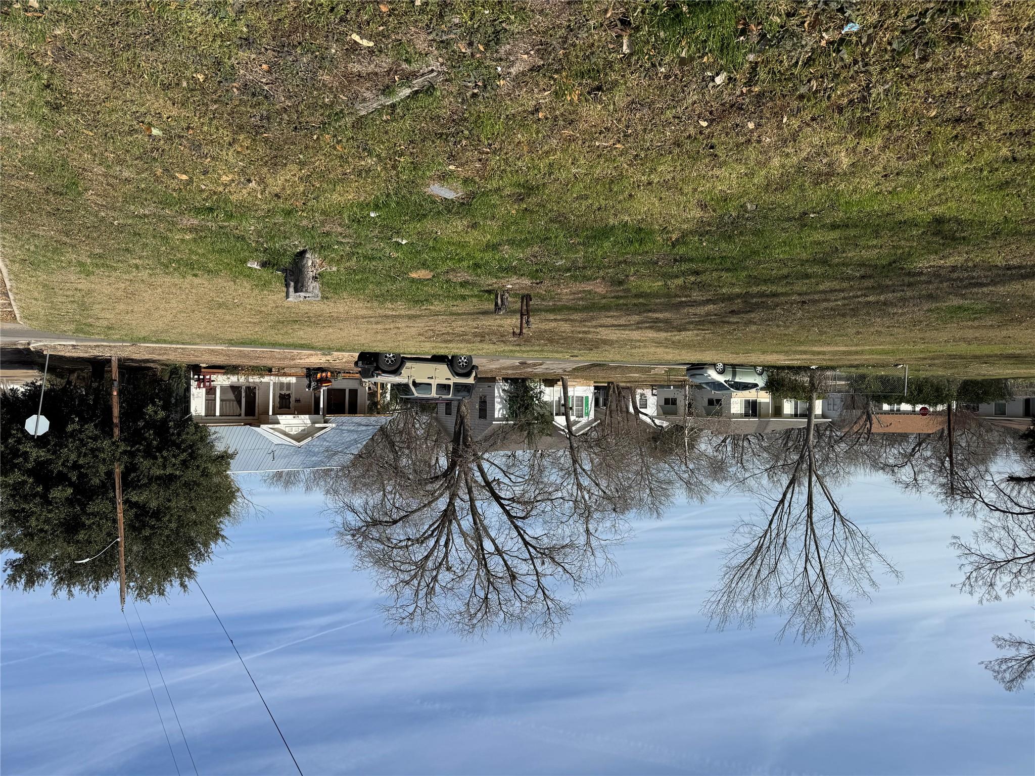 601 W 11th St, Taylor, TX 76574