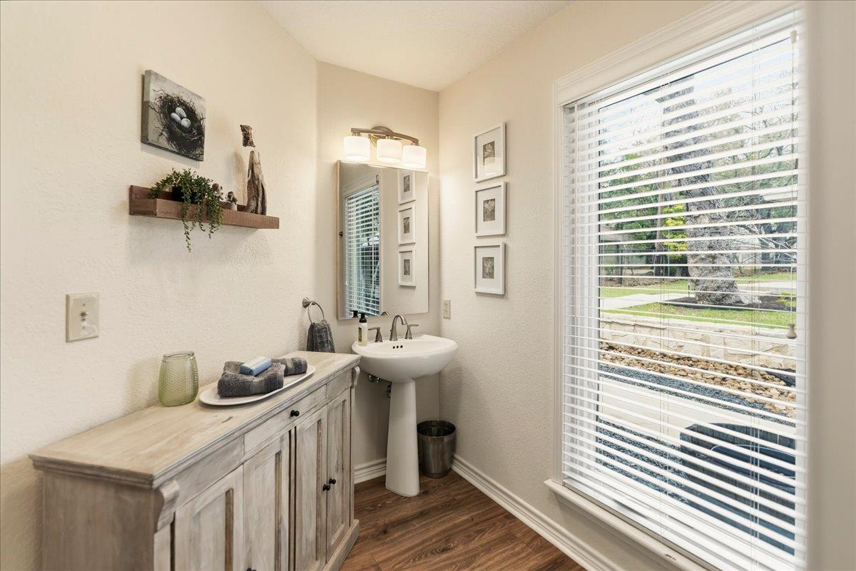 2400 Flite Acres Rd, Wimberley, TX 78676