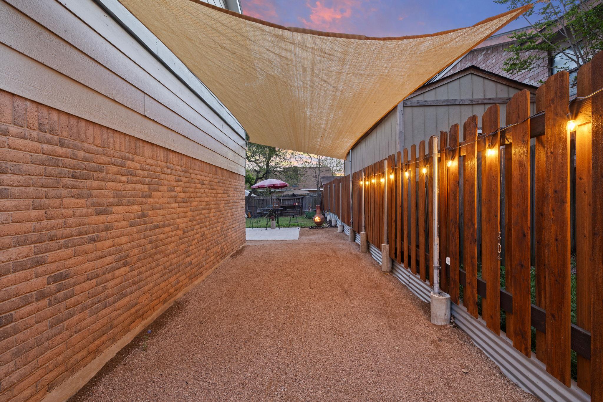 2715 Harleyhill Dr, Austin, TX 78745