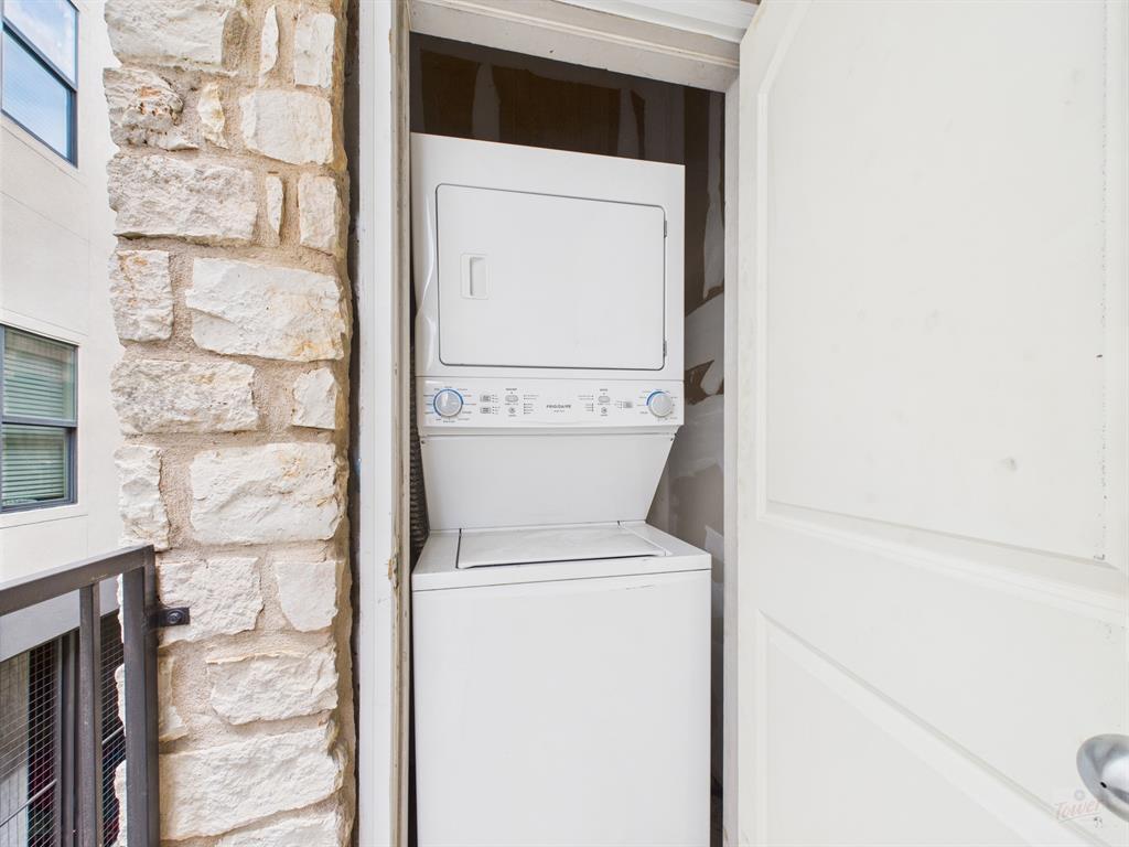 2604 Salado St # 304, Austin, TX 78705