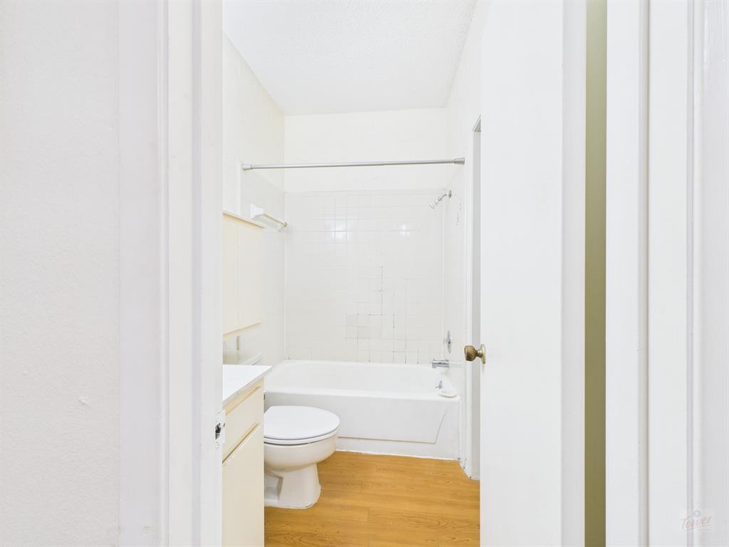 2604 Salado St # 304, Austin, TX 78705