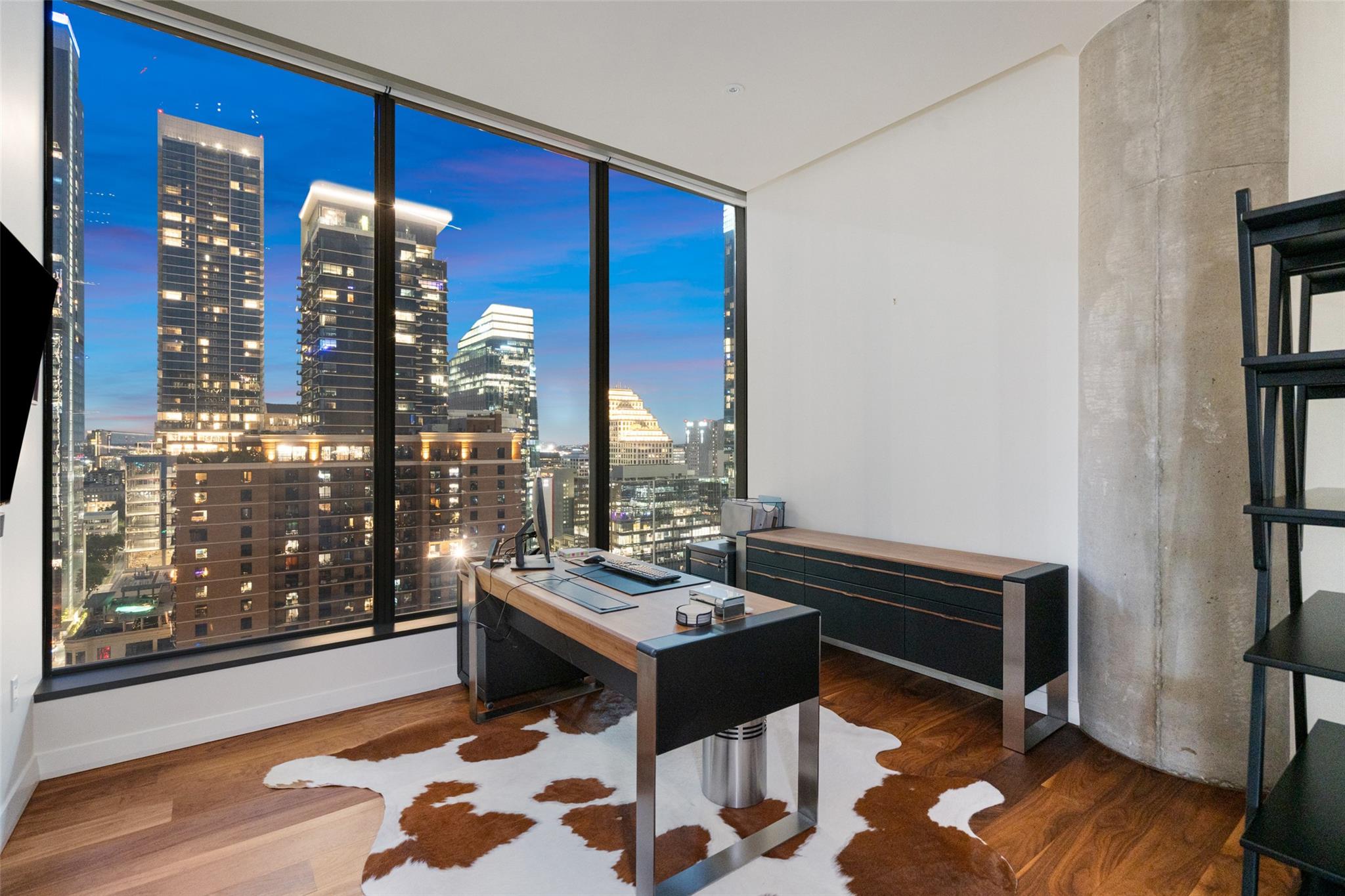 210 Lavaca St # 2505, Austin, TX 78701