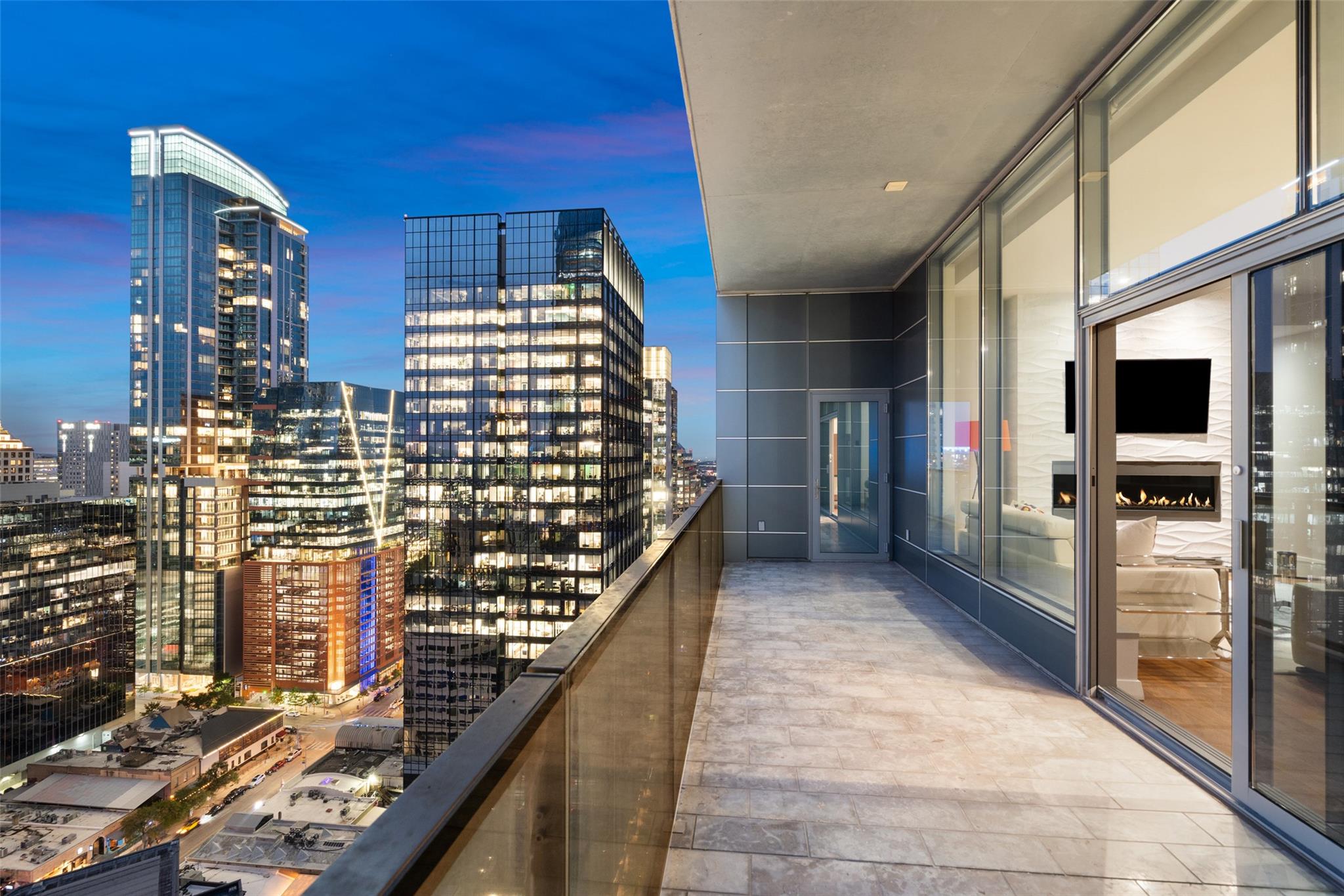 210 Lavaca St # 2505, Austin, TX 78701