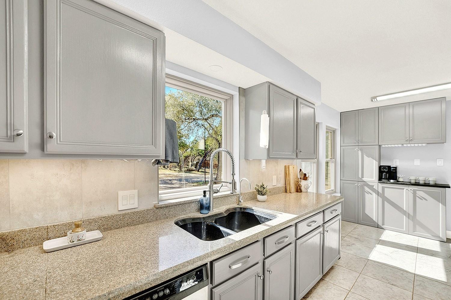 228 Deertrail Dr, San Marcos, TX 78666