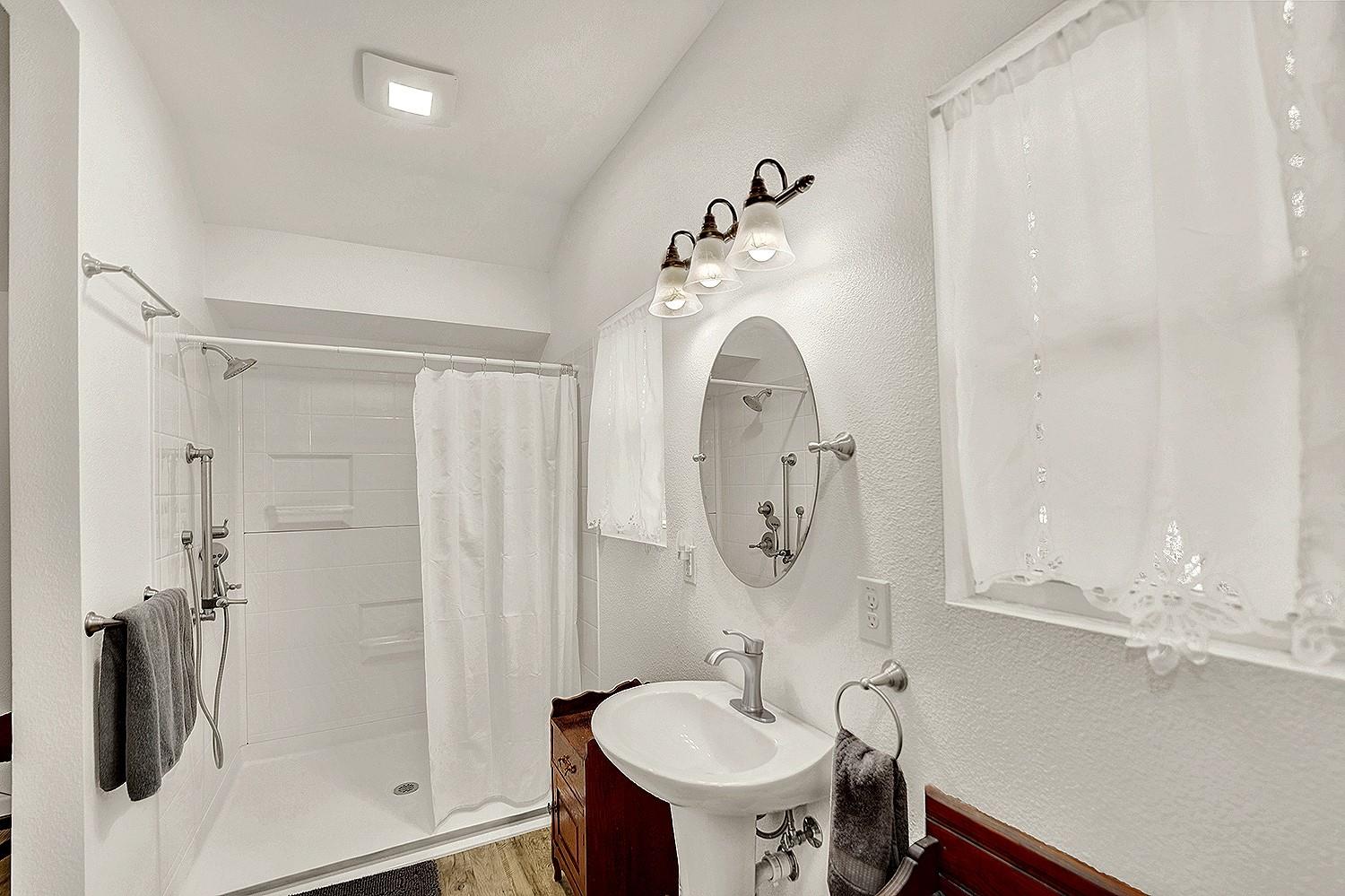 228 Deertrail Dr, San Marcos, TX 78666