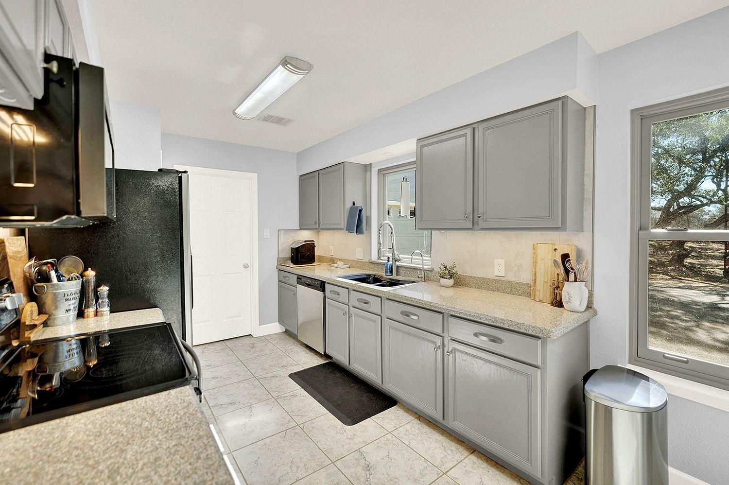 228 Deertrail Dr, San Marcos, TX 78666