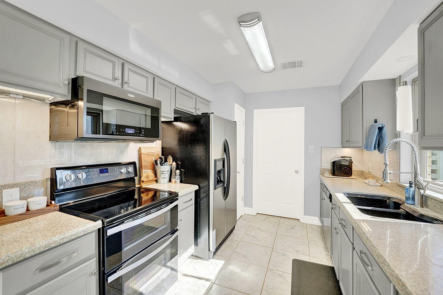 228 Deertrail Dr, San Marcos, TX 78666