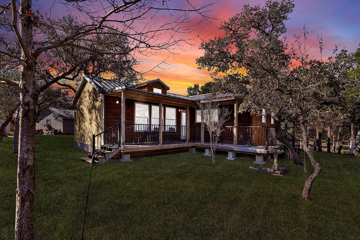 228 Deertrail Dr, San Marcos, TX 78666