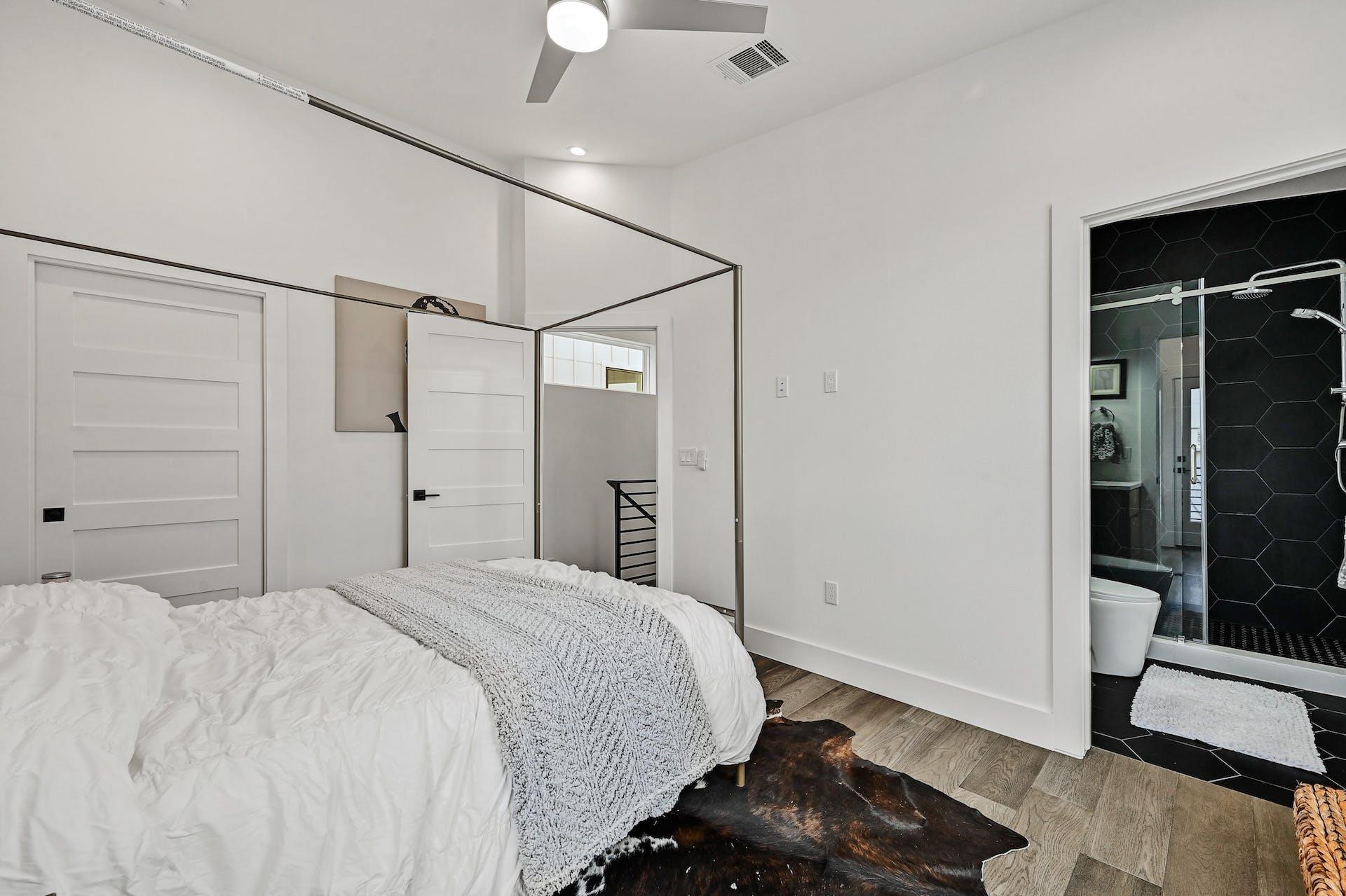 201 Tillery Sq # 2, Austin, TX 78702