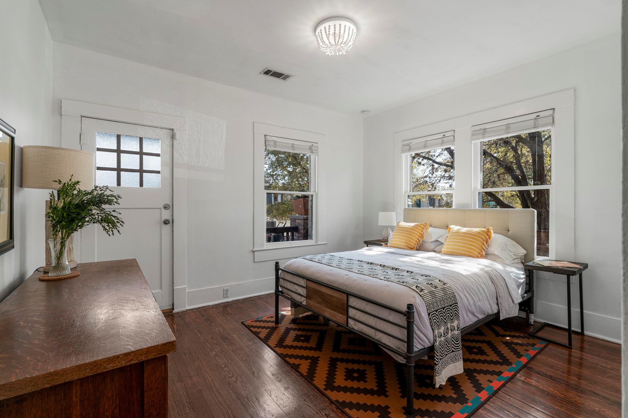 900 W Lynn St, Austin, TX 78703