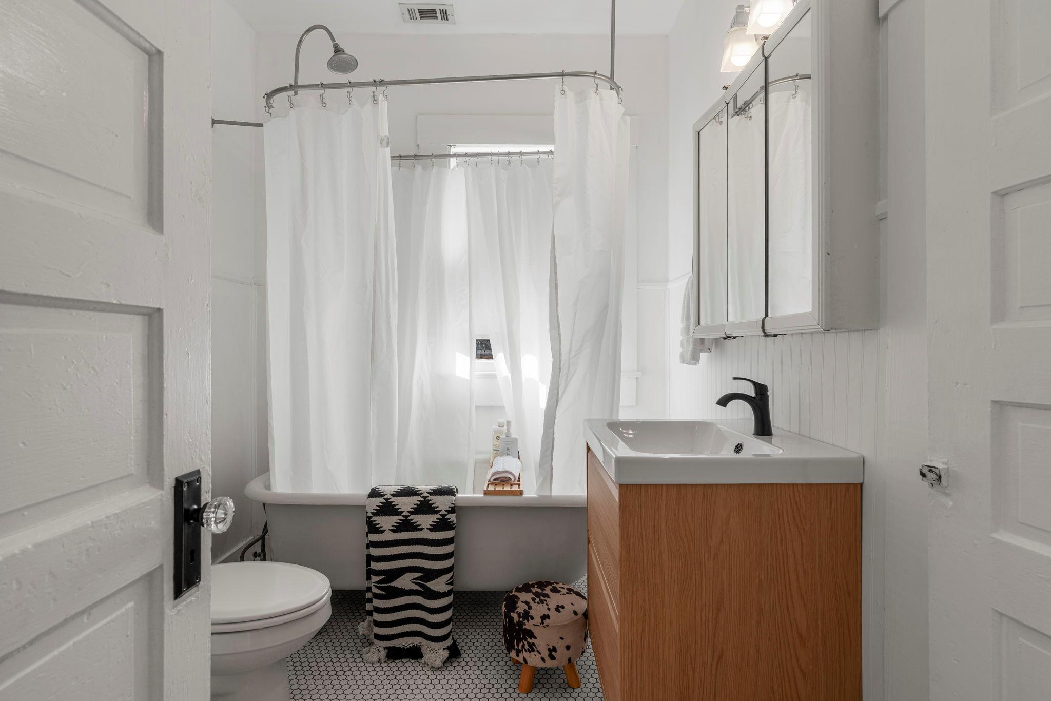 900 W Lynn St, Austin, TX 78703