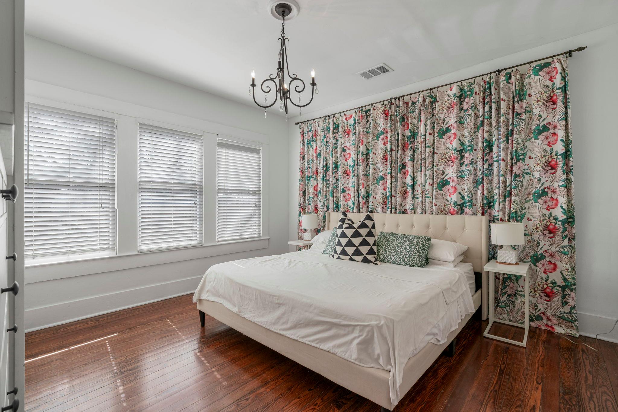 900 W Lynn St, Austin, TX 78703