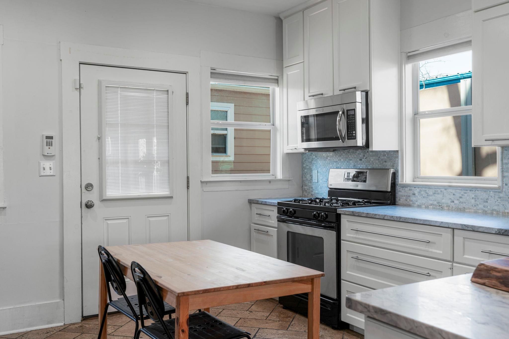 900 W Lynn St, Austin, TX 78703