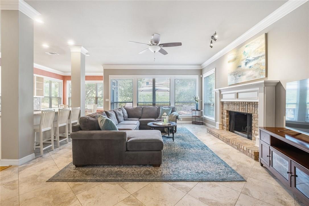 1733 Canonero Dr, Austin, TX 78746