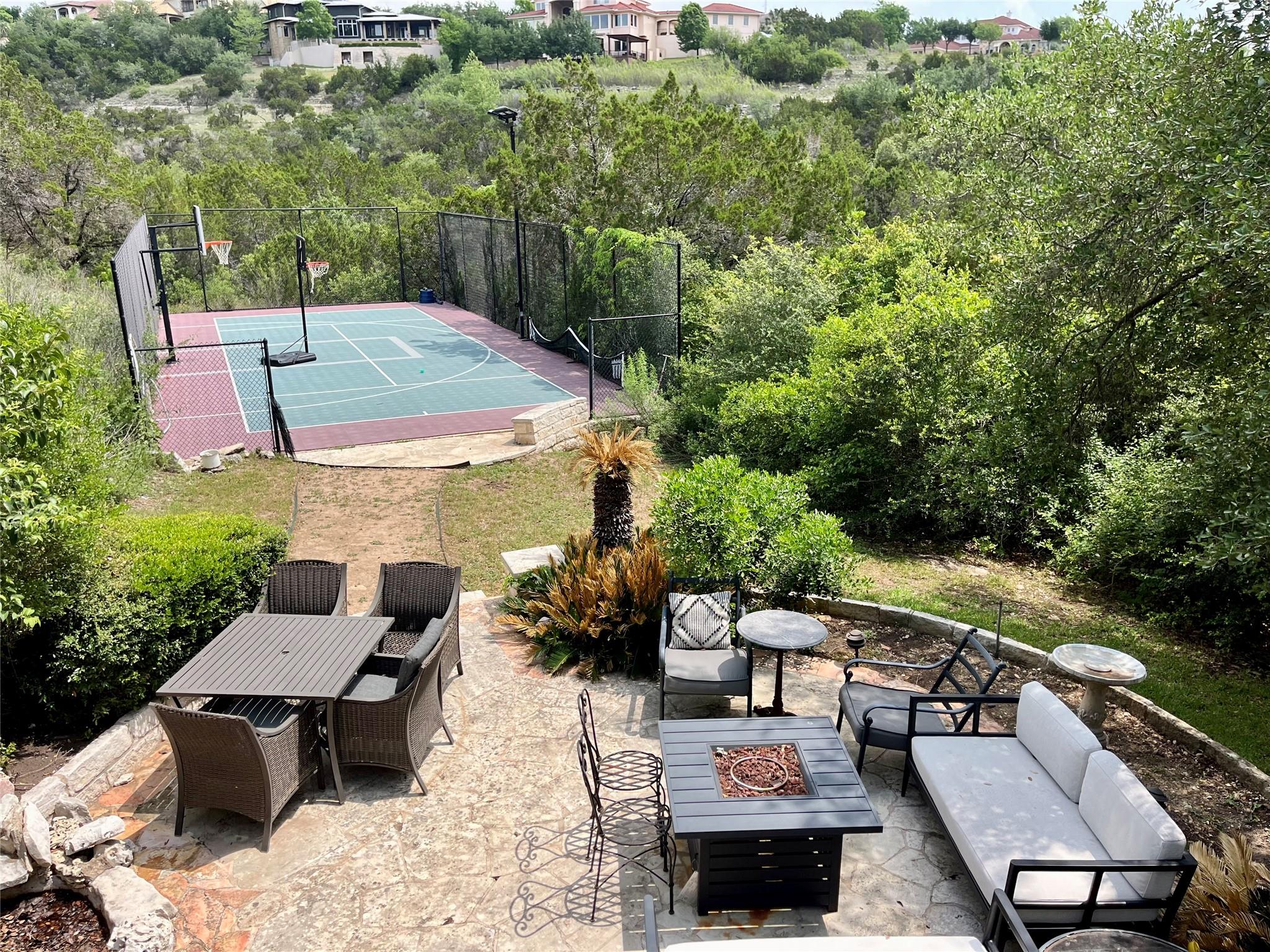 1733 Canonero Dr, Austin, TX 78746