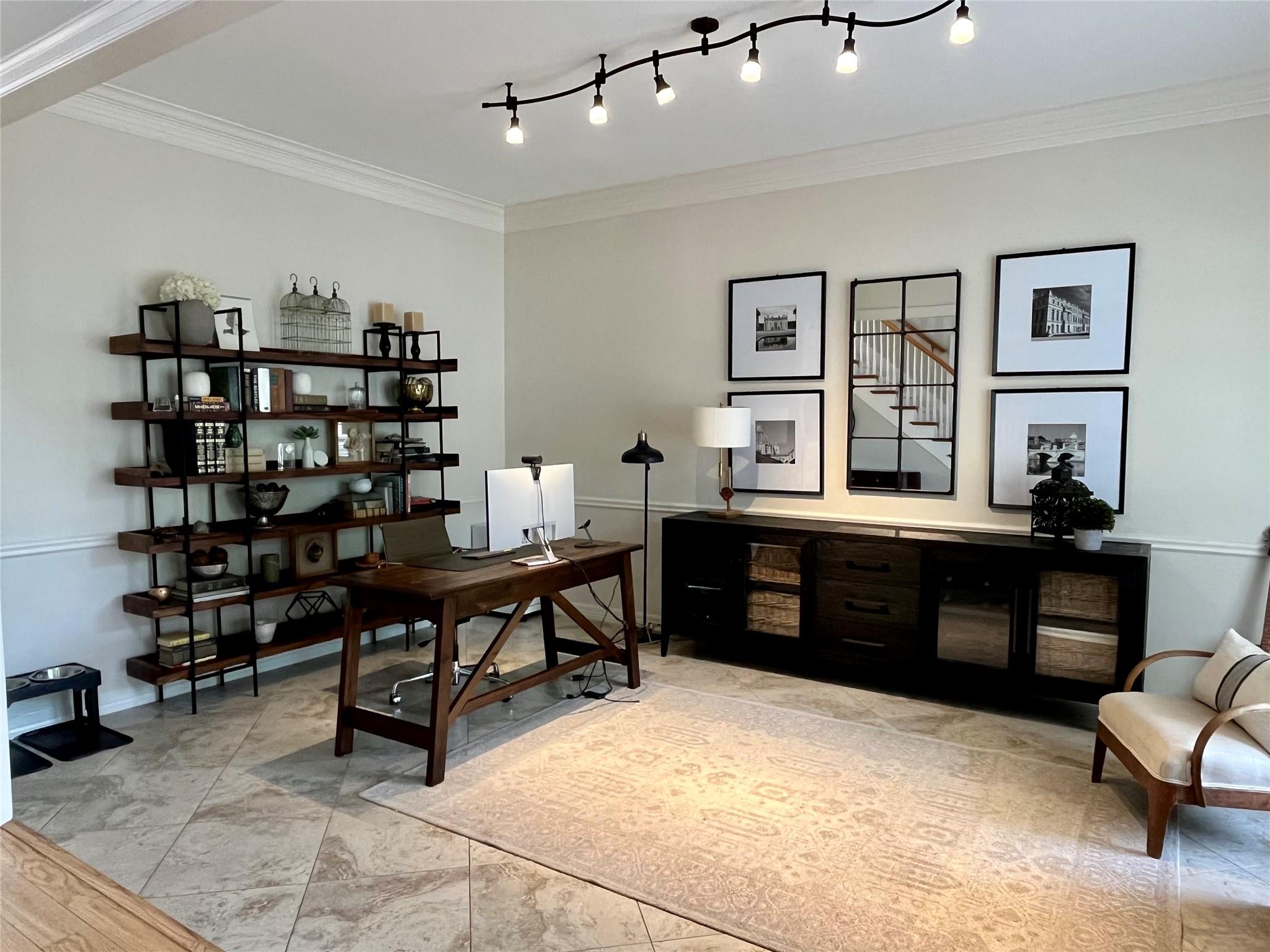 1733 Canonero Dr, Austin, TX 78746