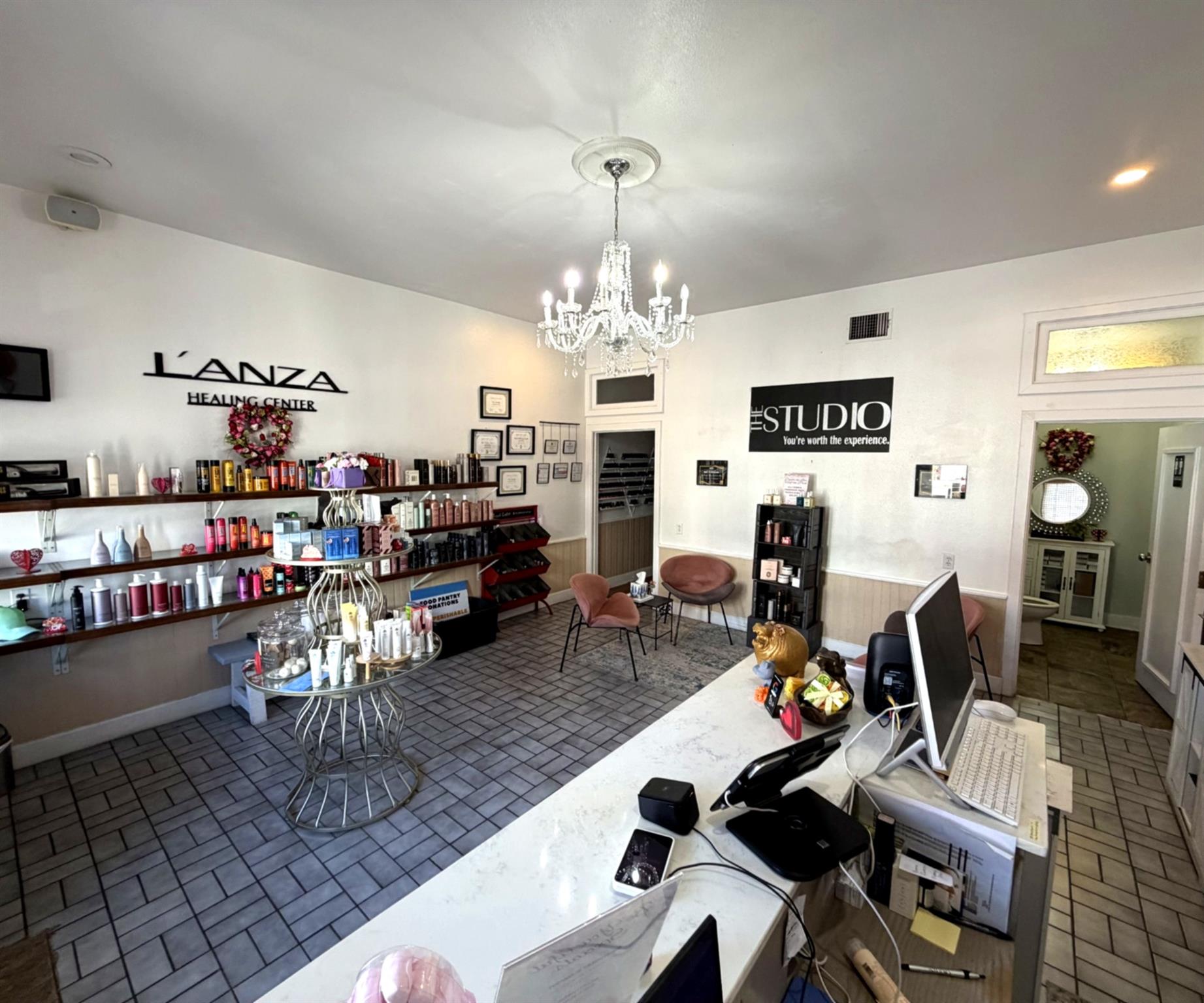 106 East St, Hutto, TX 78634