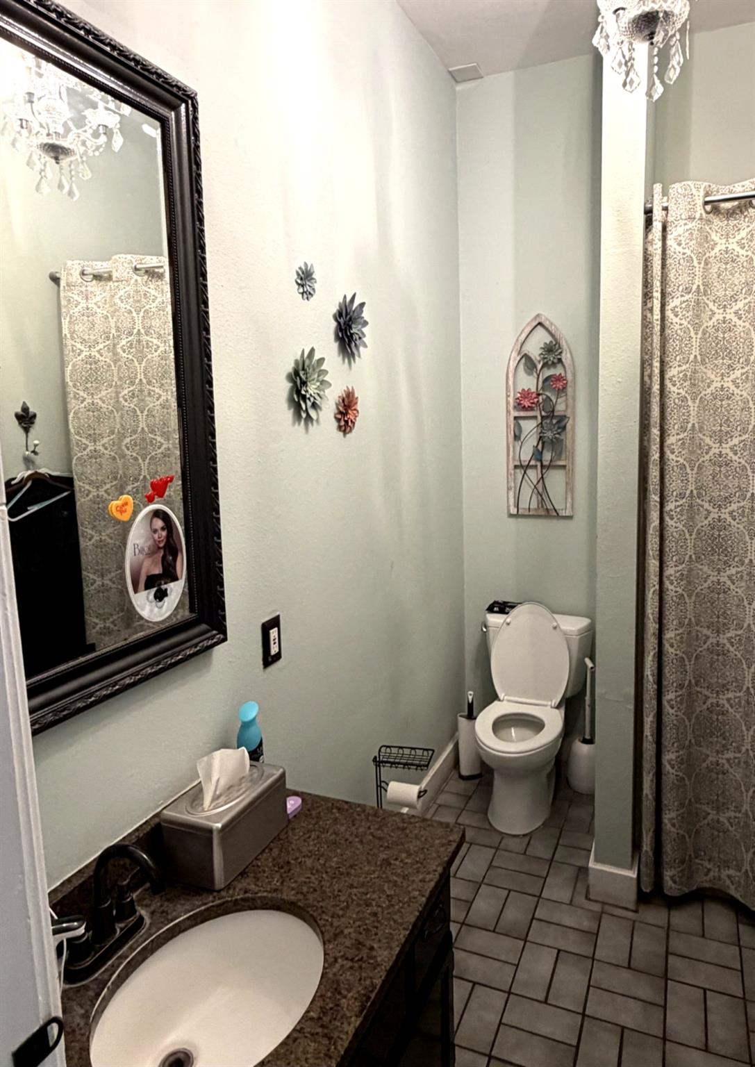 106 East St, Hutto, TX 78634