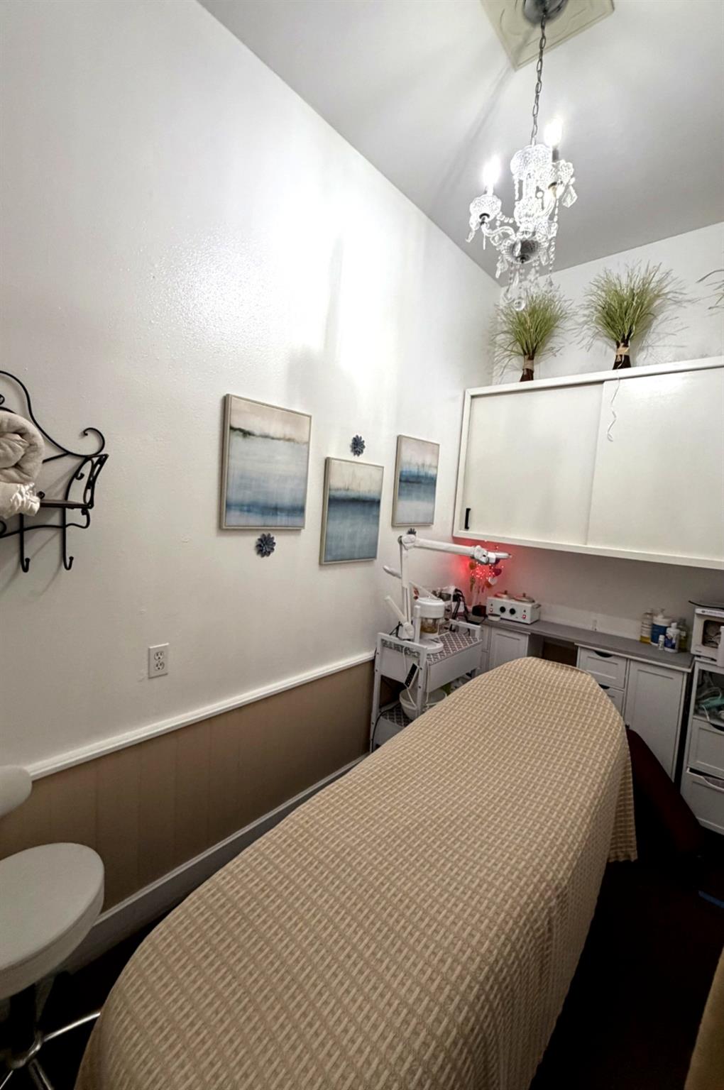 106 East St, Hutto, TX 78634