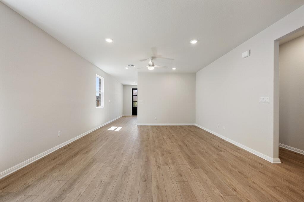 125 Knockout Rose Dr, San Marcos, TX 78666