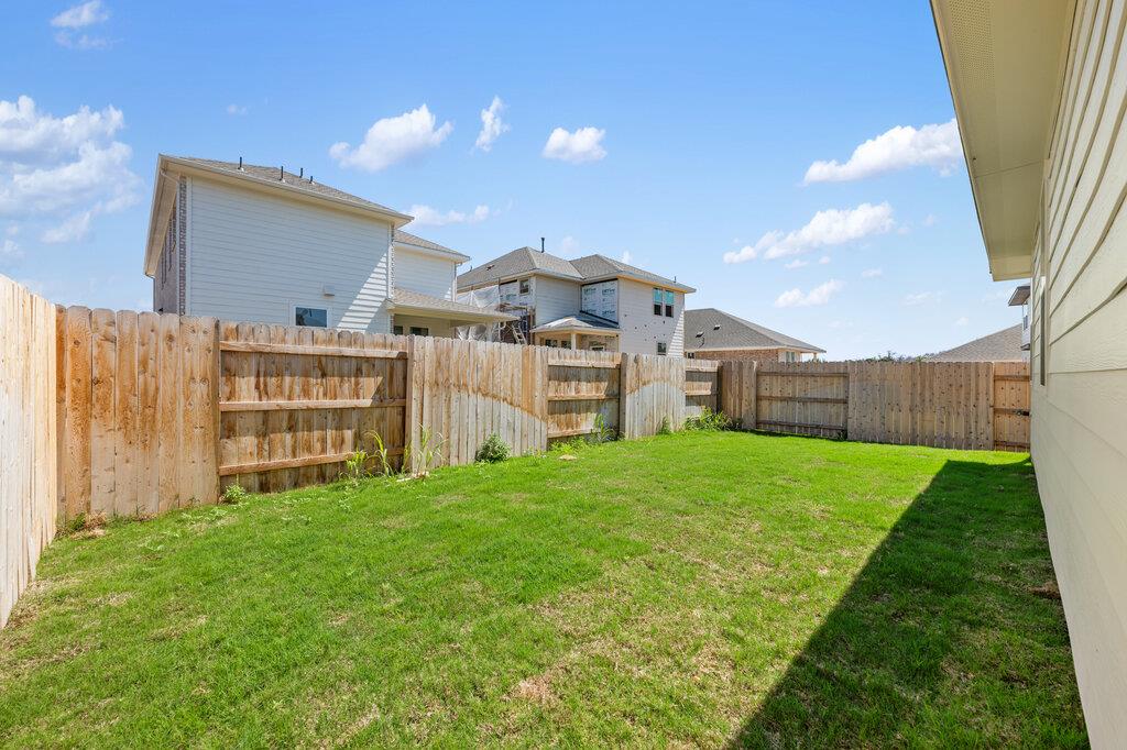 125 Knockout Rose Dr, San Marcos, TX 78666