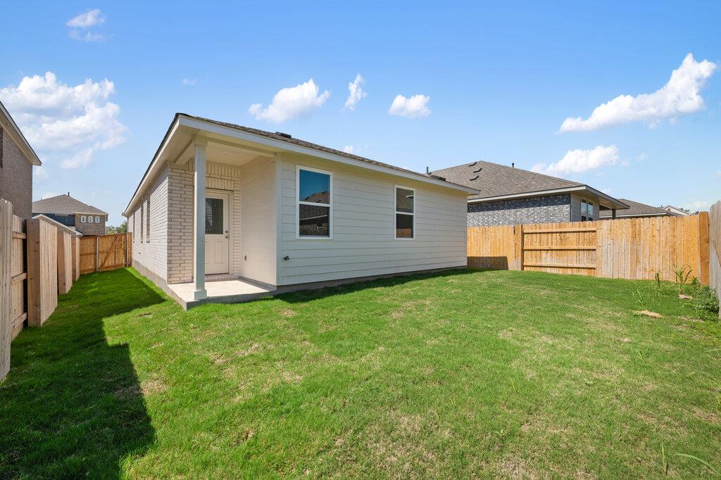 125 Knockout Rose Dr, San Marcos, TX 78666