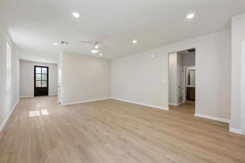 125 Knockout Rose Dr, San Marcos, TX 78666