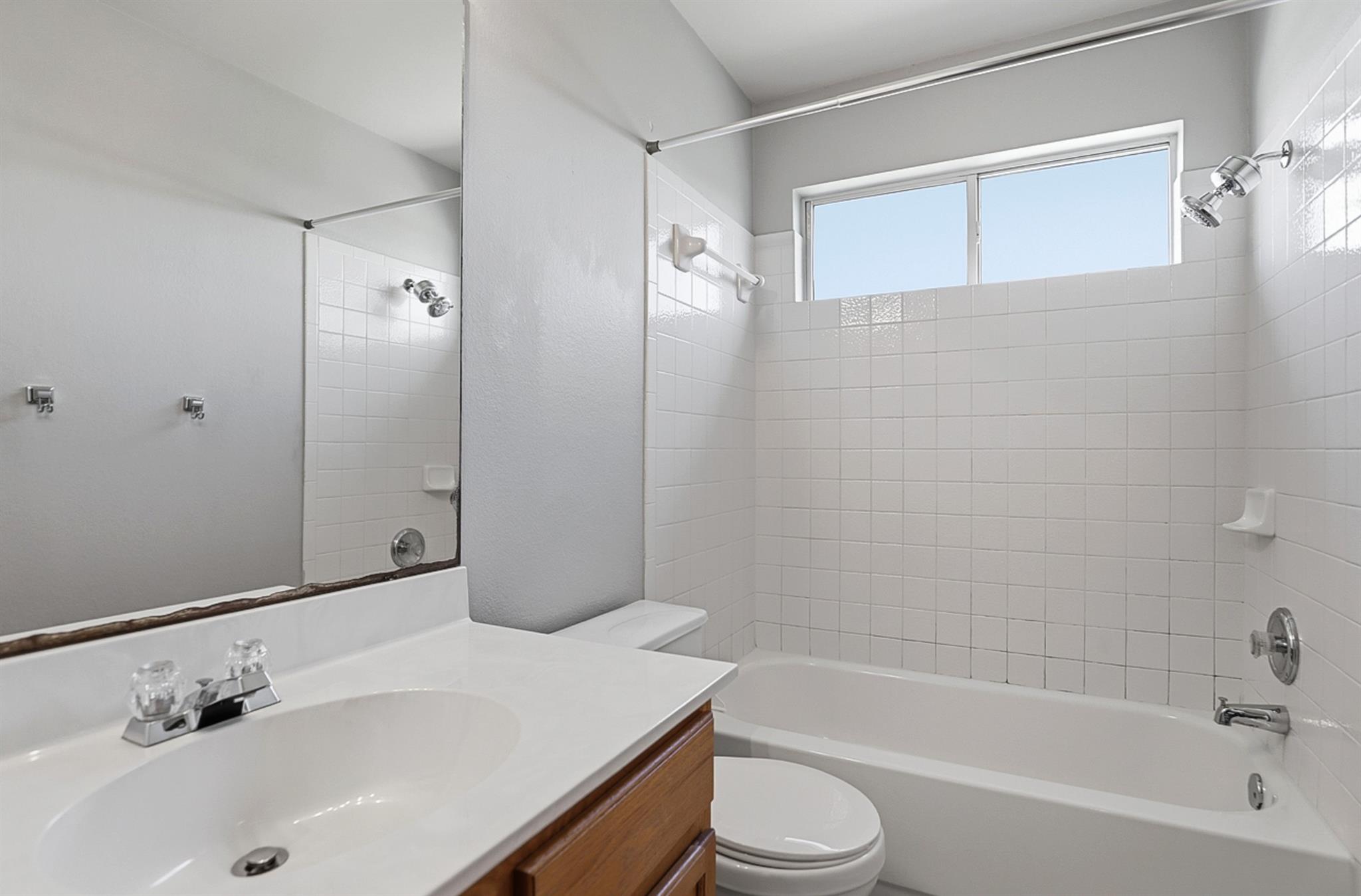 2410 Charlie Harley Dr, Leander, TX 78641