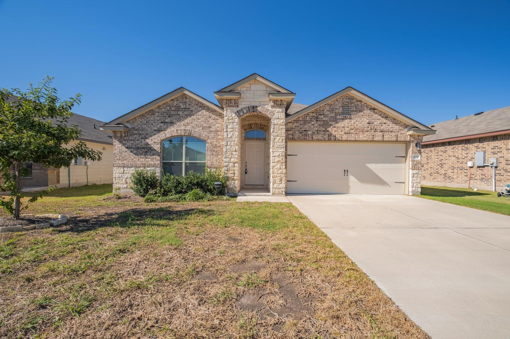 129 Plata Ln, Jarrell, TX 76537