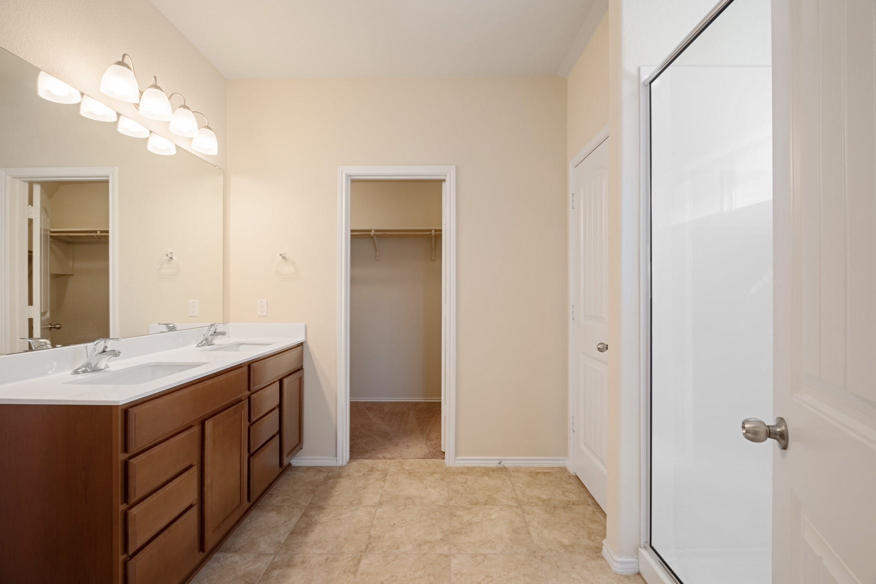 129 Plata Ln, Jarrell, TX 76537